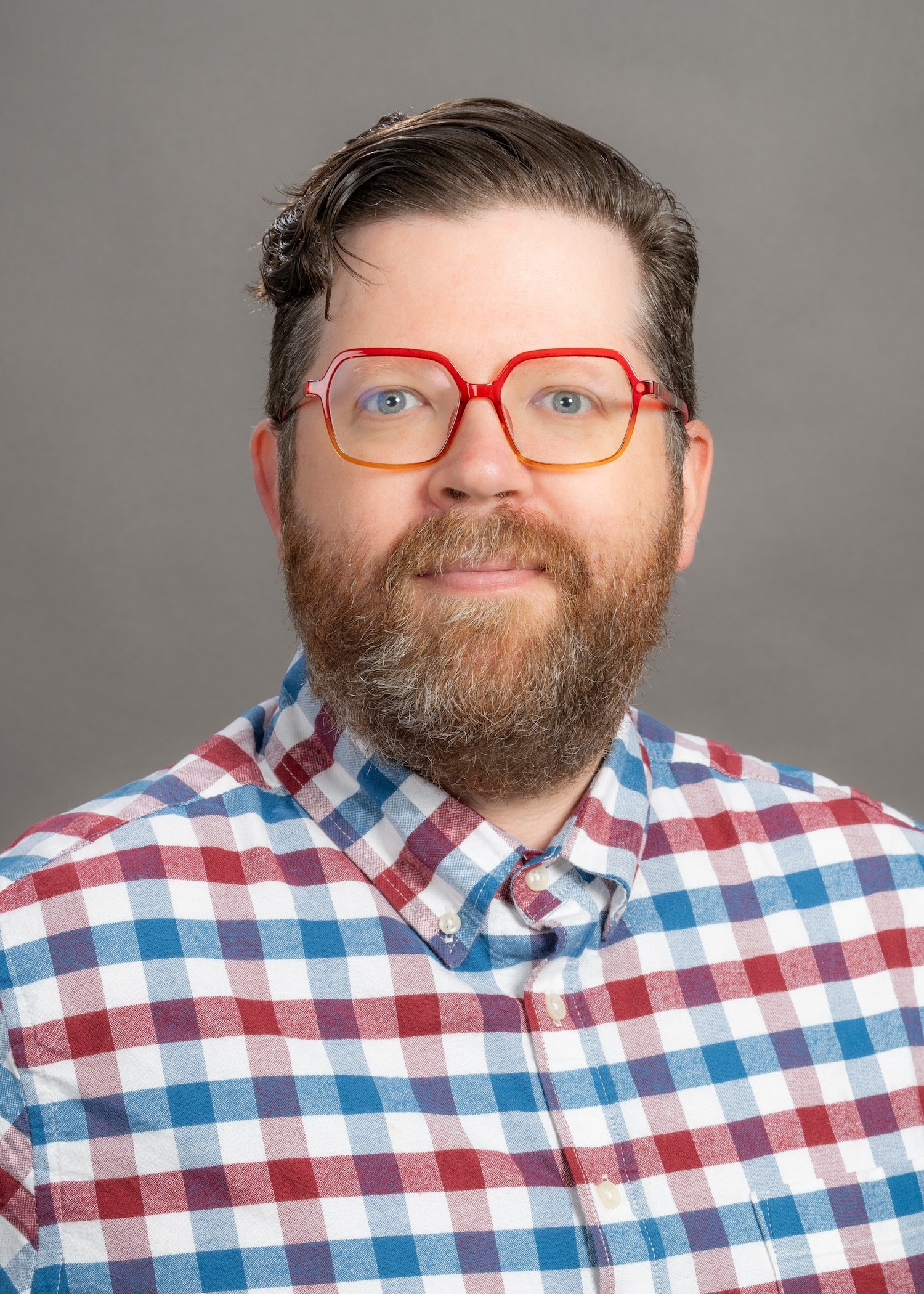 2023 photo of Pat, looking only slightly like he's wearing a tablecloth